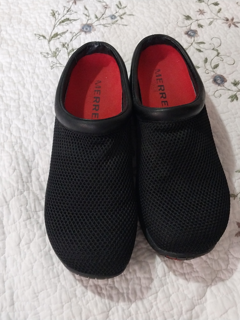 Merrell Encore Mesh Women's Black Slip-On Sneakers - Red Insole Breathable Sz.10